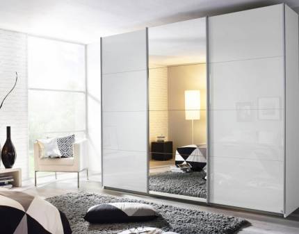 Dulap cu usi glisante KULMBACH 203x210x62cm alb alpin/ sticla alba-oglinda configurabil