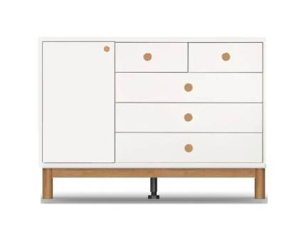 Comoda cu 1 usa si 5 sertare FREYJA 140x92x42cm alb alpin, manere si picioare stejar